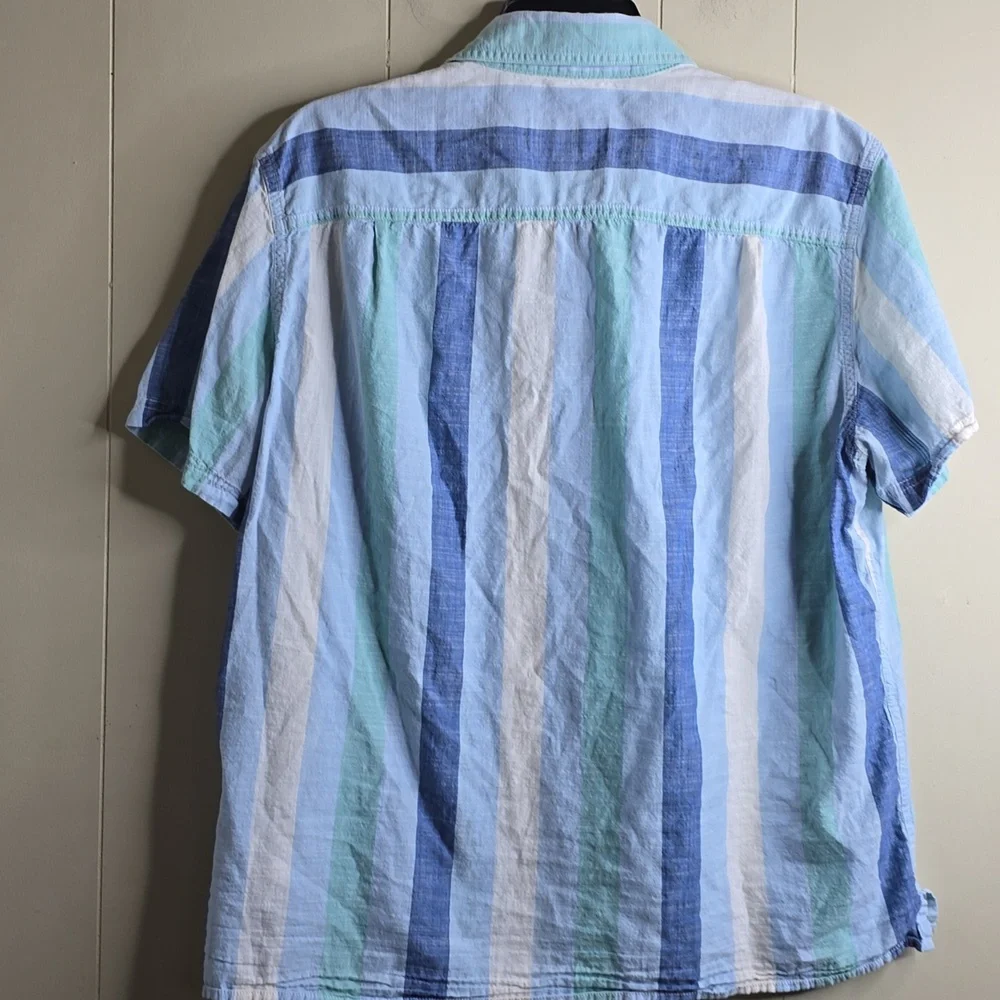 American Eagle Striped Button Up Resort Shirt Large - Picture 8 of 11